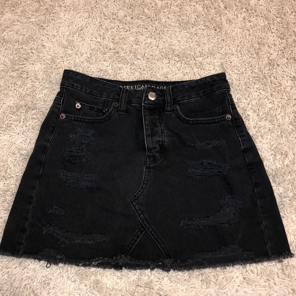 Black distressed American eagle denim skirt